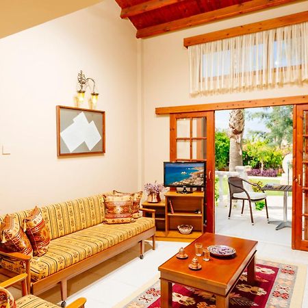 Almond Holiday Village Кирения Экстерьер фото